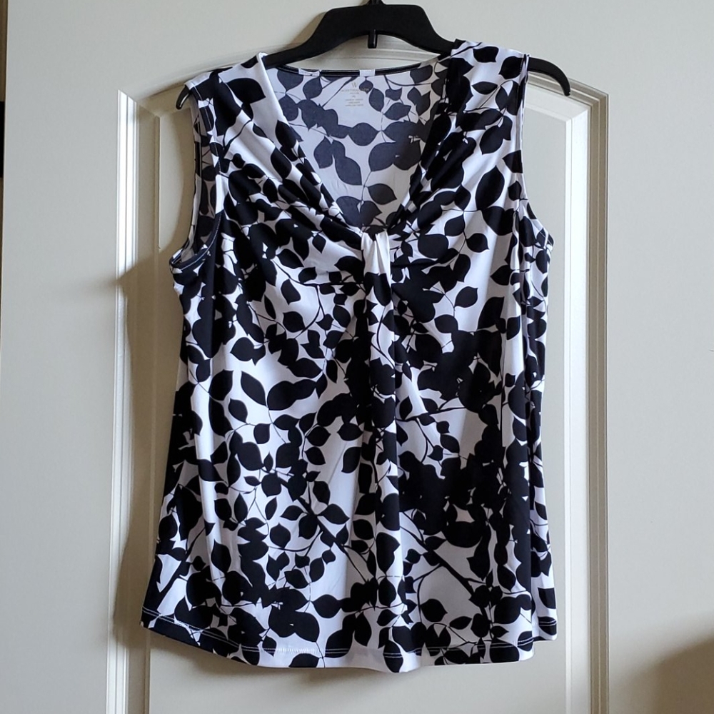 NWOT Worthington floral blouse